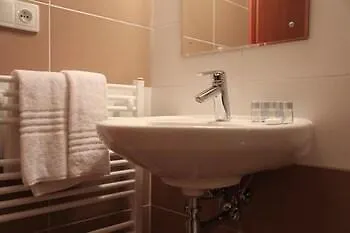 Sporthotel Hostivice Hotell 3*