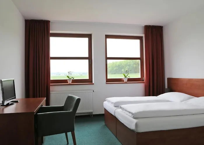 Sporthotel Hostivice 3*